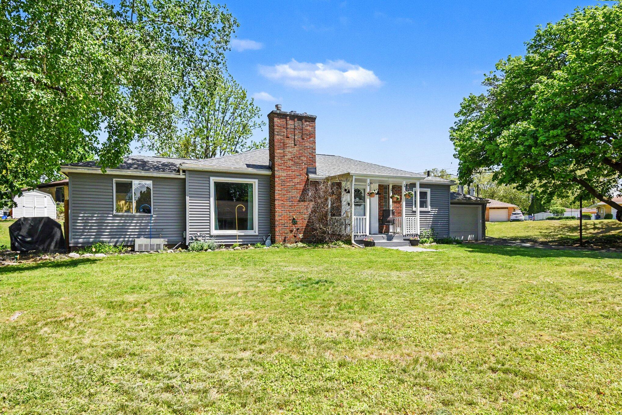 2005 Brandon Drive NW Grand Rapids MI 49504