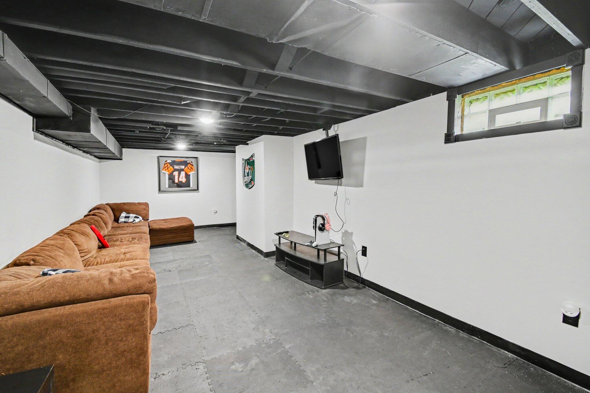 2005 Brandon Drive NW Grand Rapids MI 49504