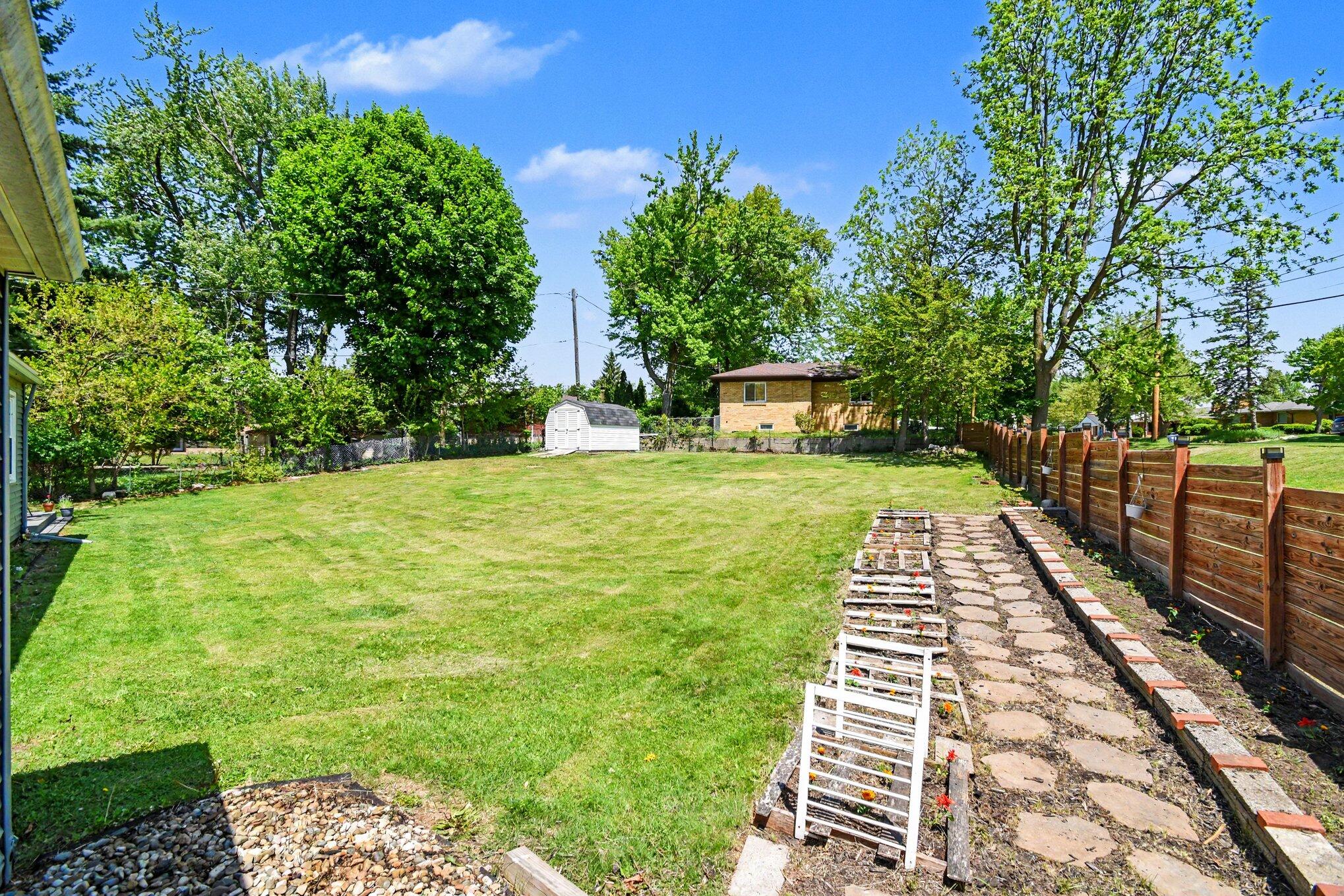 2005 Brandon Drive NW Grand Rapids MI 49504