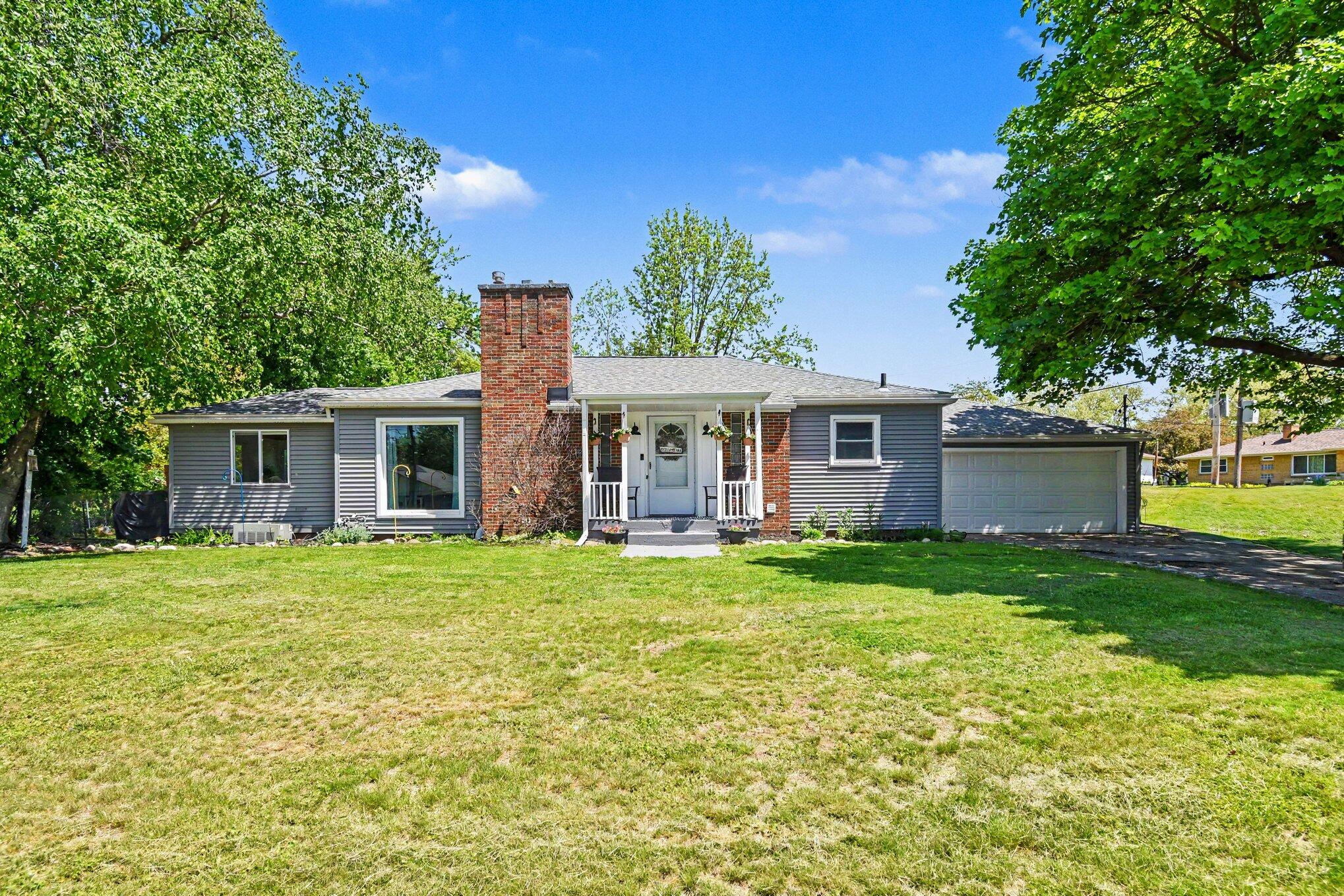 2005 Brandon Drive NW Grand Rapids MI 49504