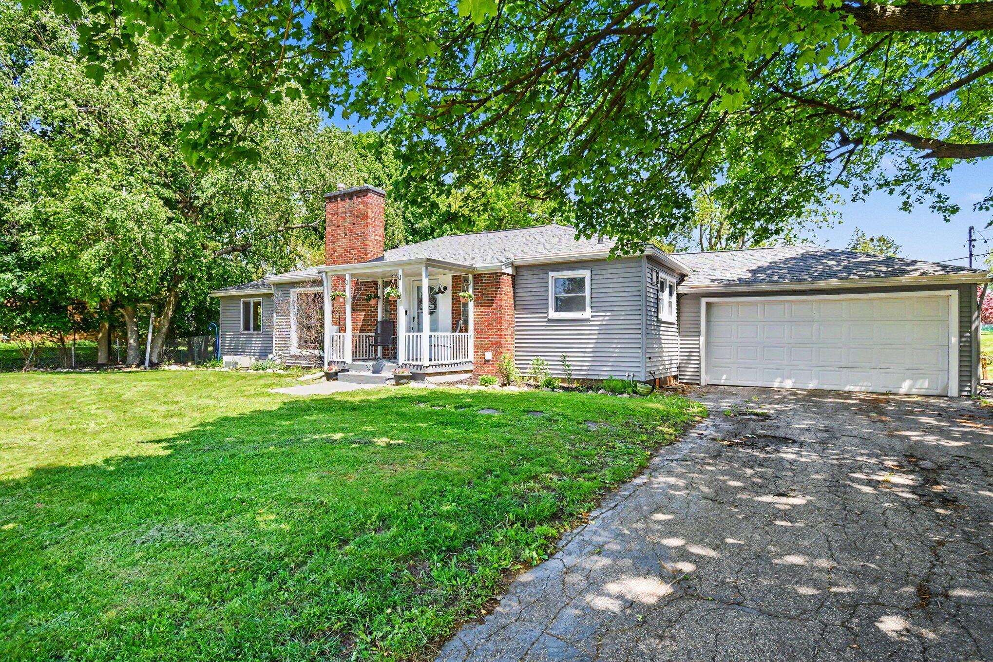 2005 Brandon Drive NW Grand Rapids MI 49504