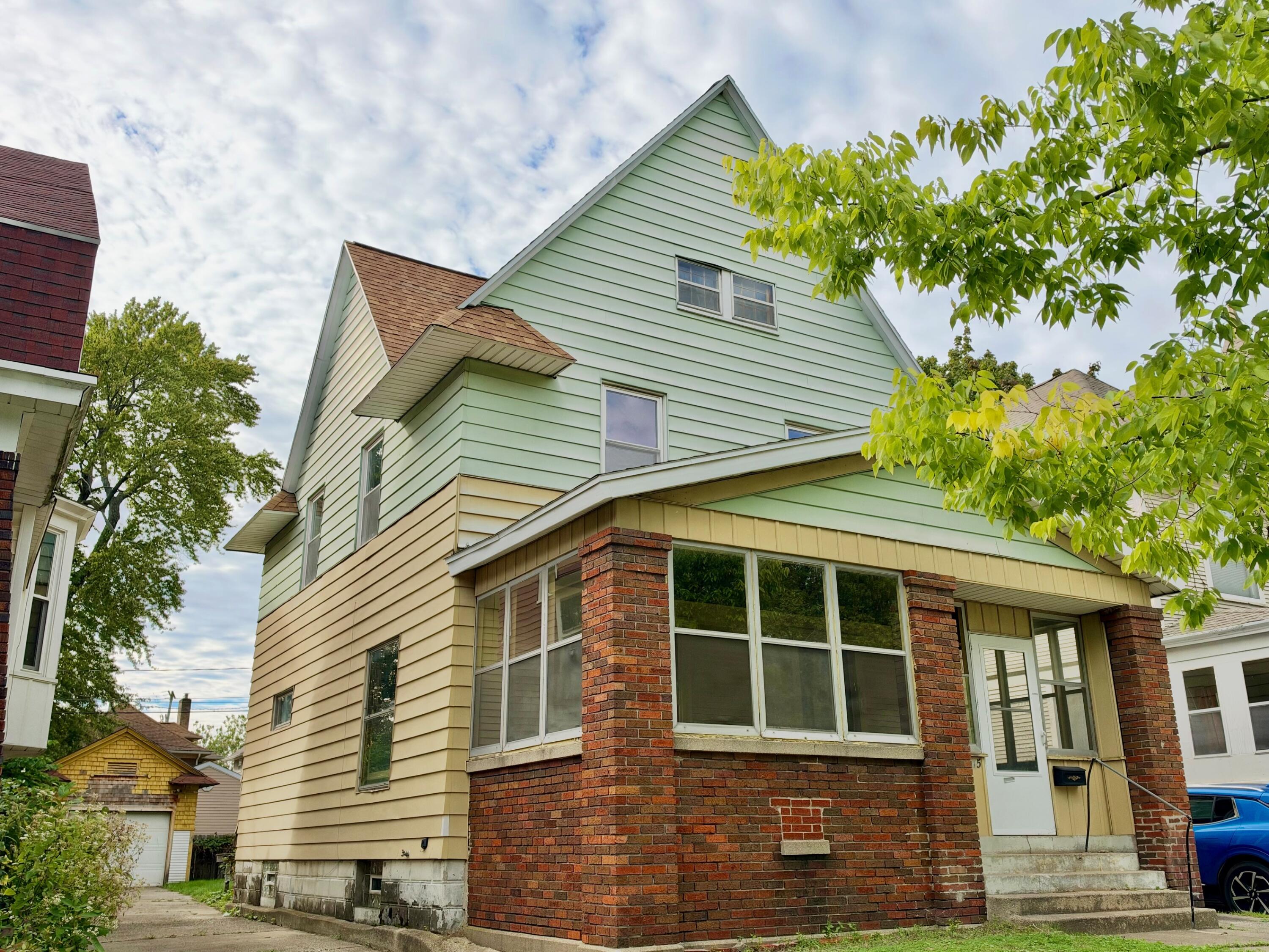 735 College Avenue SE Grand Rapids MI 49503