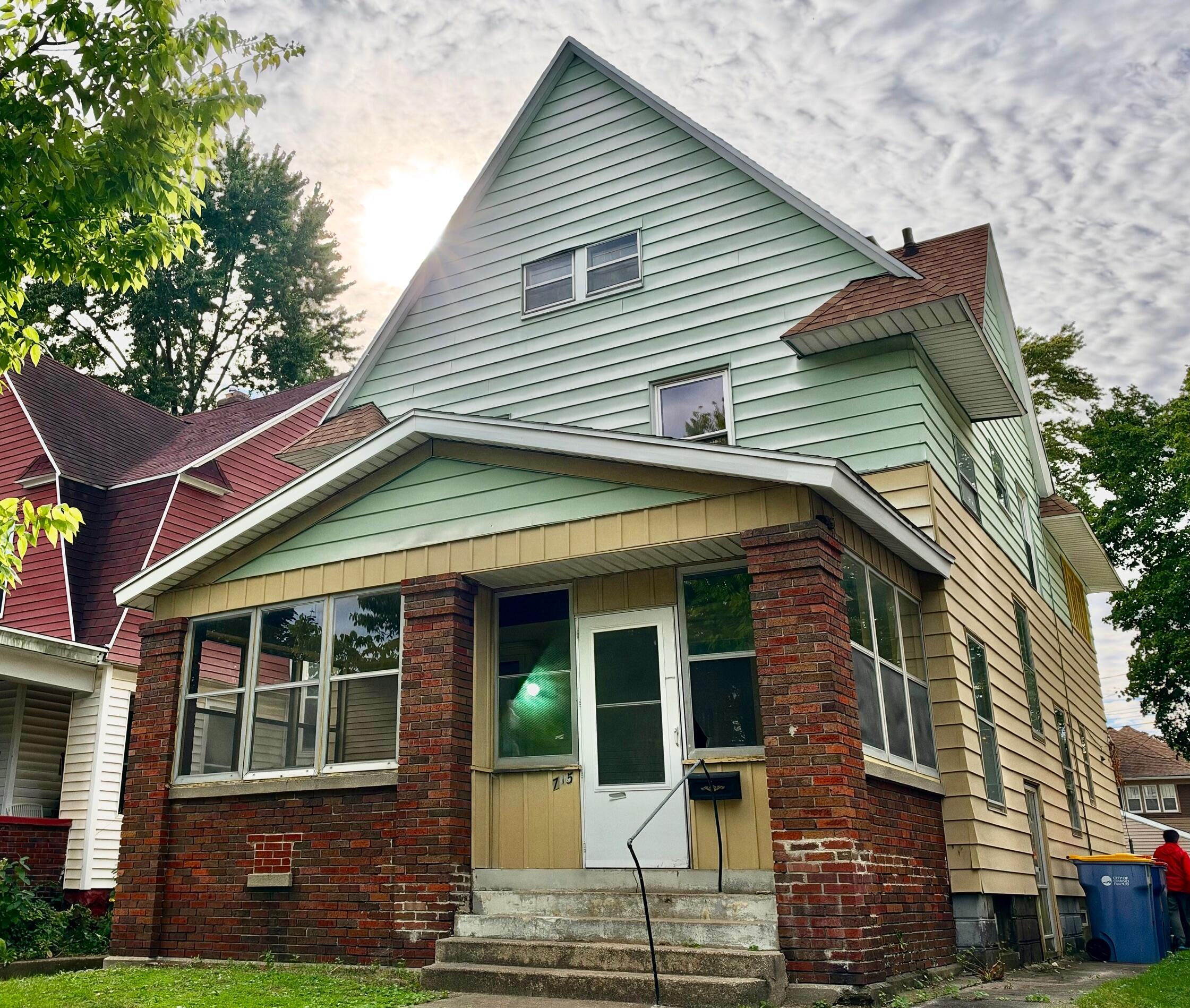 735 College Avenue SE Grand Rapids MI 49503