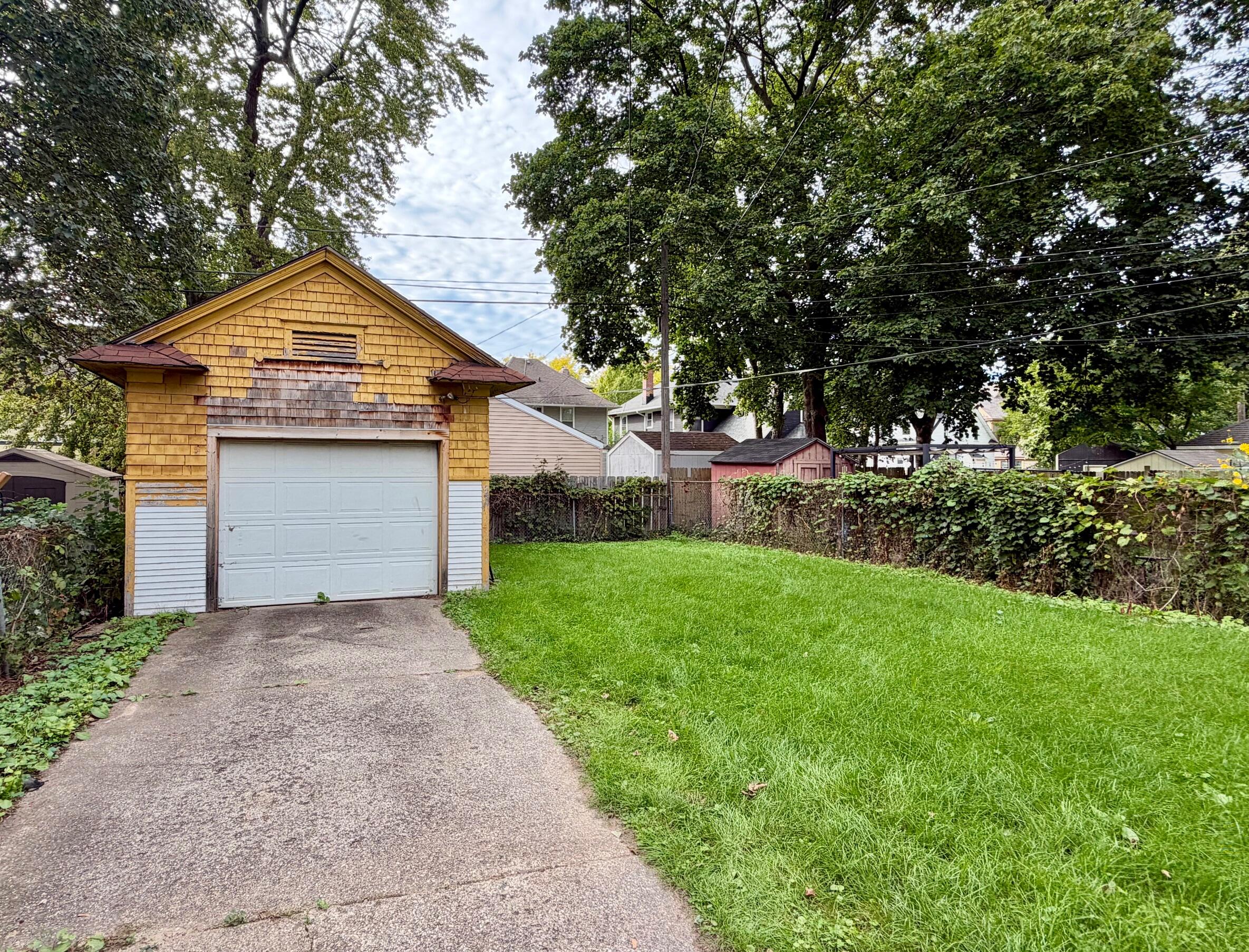 735 College Avenue SE Grand Rapids MI 49503