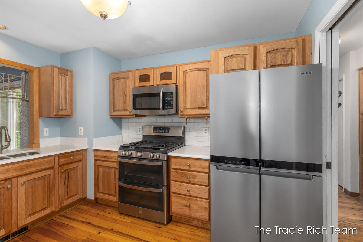 128 Collindale Avenue NW Grand Rapids MI 49504