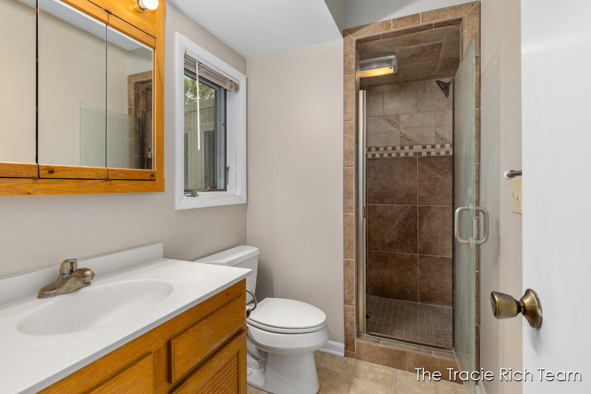 128 Collindale Avenue NW Grand Rapids MI 49504