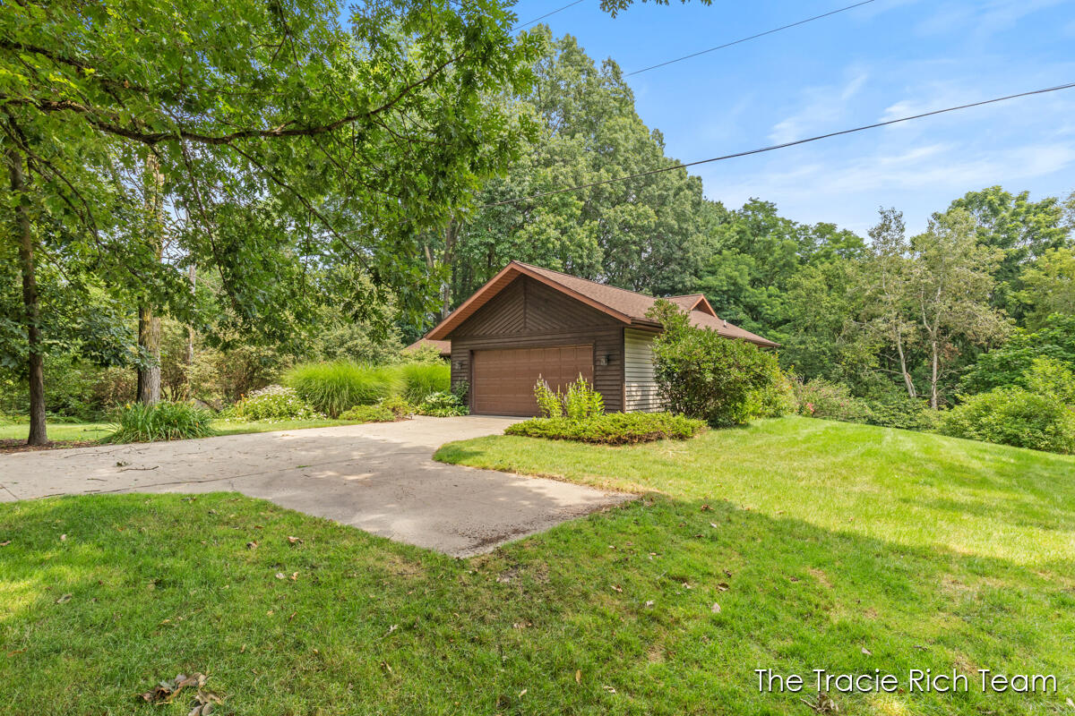 128 Collindale Avenue NW Grand Rapids MI 49504