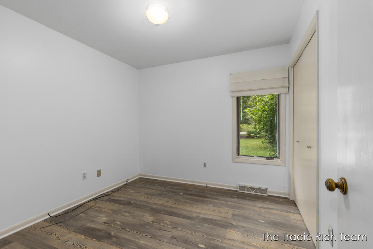 128 Collindale Avenue NW Grand Rapids MI 49504