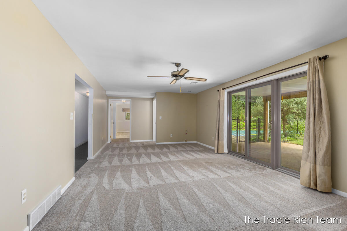 128 Collindale Avenue NW Grand Rapids MI 49504