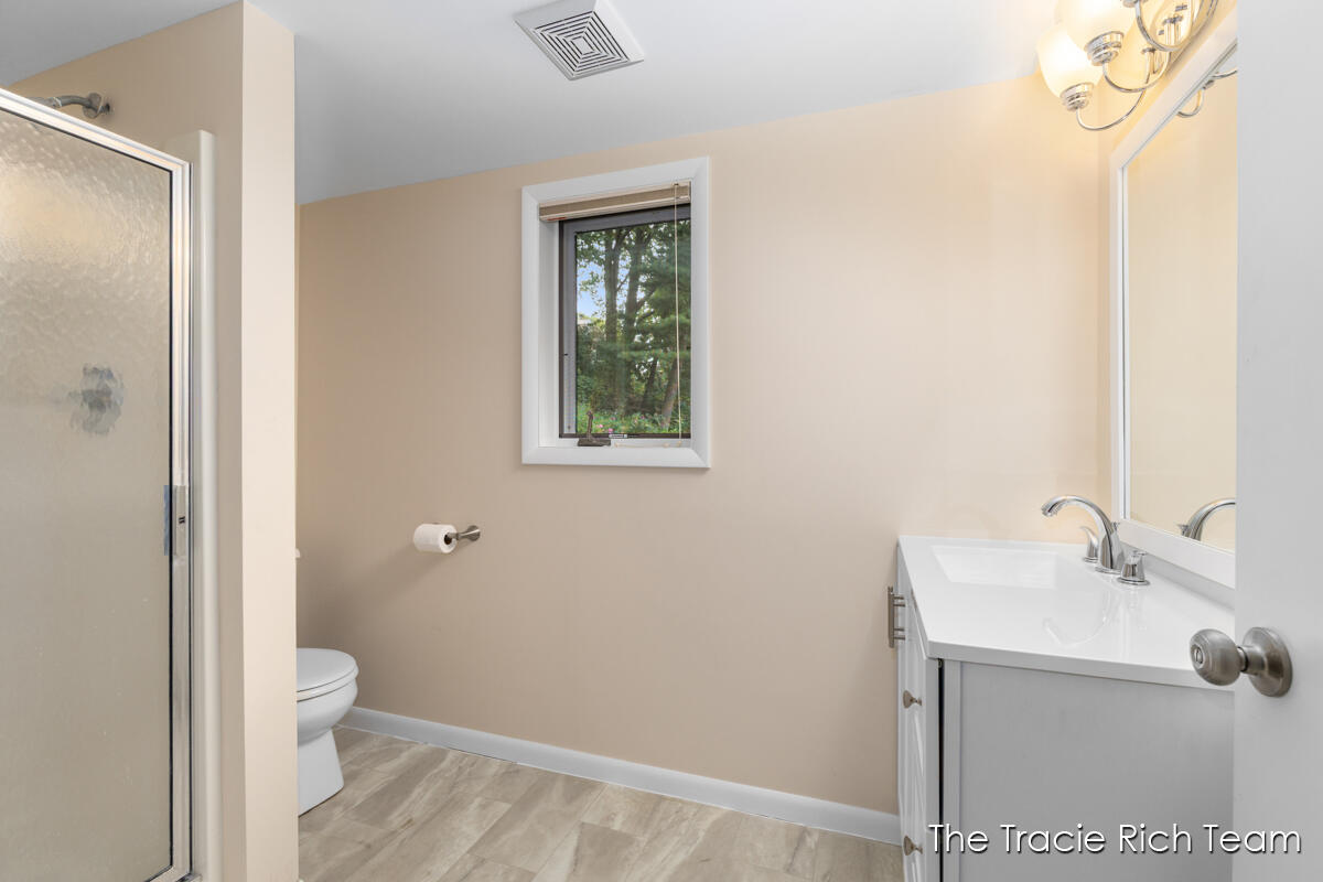 128 Collindale Avenue NW Grand Rapids MI 49504