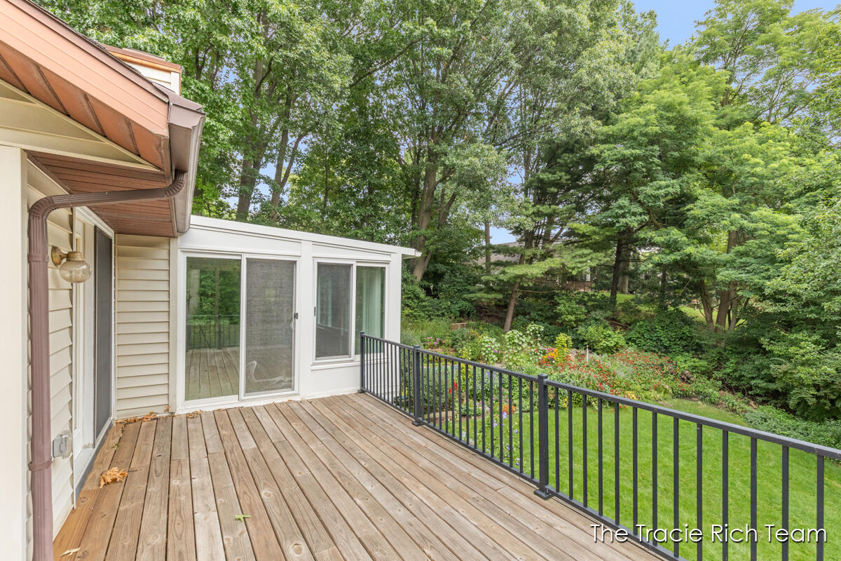 128 Collindale Avenue NW Grand Rapids MI 49504