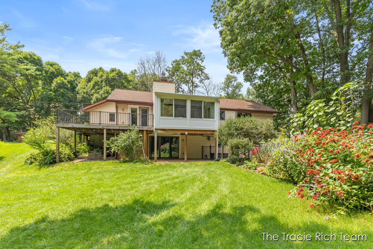 128 Collindale Avenue NW Grand Rapids MI 49504