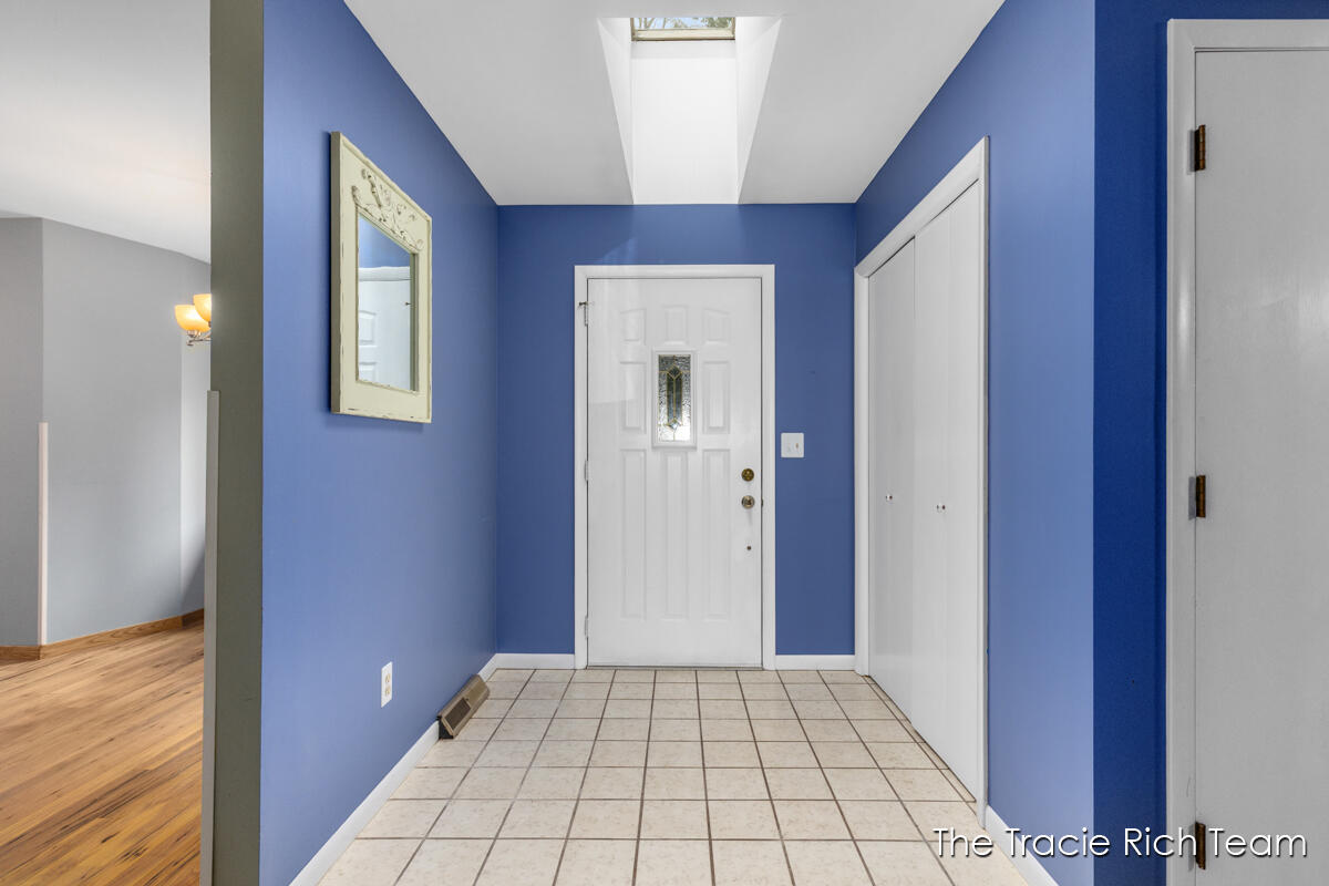 128 Collindale Avenue NW Grand Rapids MI 49504