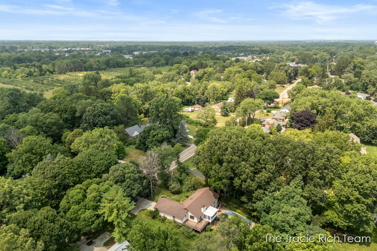 128 Collindale Avenue NW Grand Rapids MI 49504