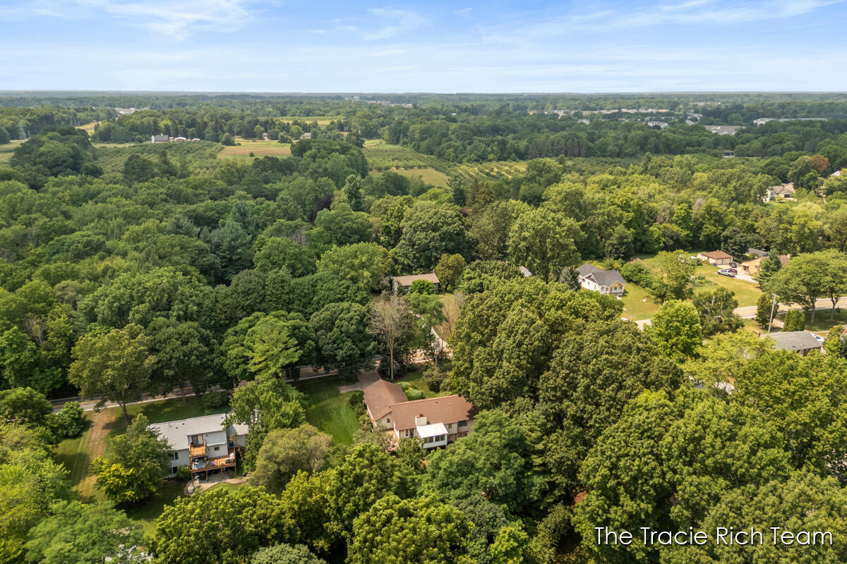 128 Collindale Avenue NW Grand Rapids MI 49504