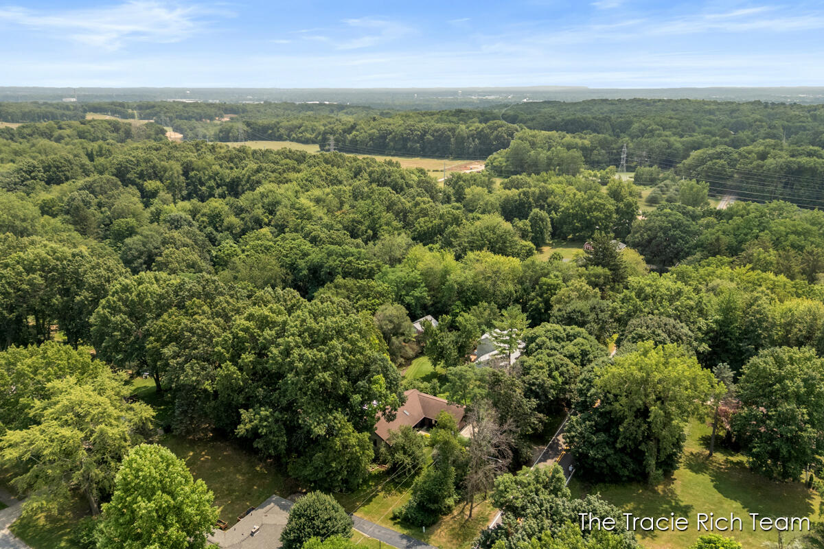 128 Collindale Avenue NW Grand Rapids MI 49504