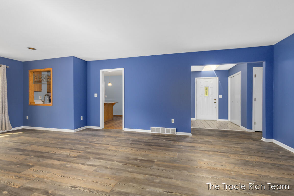 128 Collindale Avenue NW Grand Rapids MI 49504