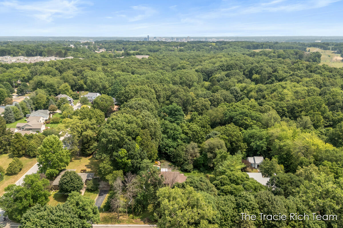 128 Collindale Avenue NW Grand Rapids MI 49504