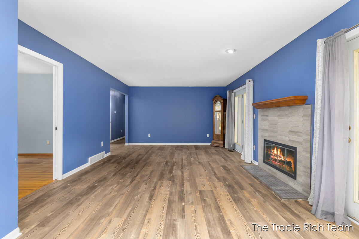 128 Collindale Avenue NW Grand Rapids MI 49504