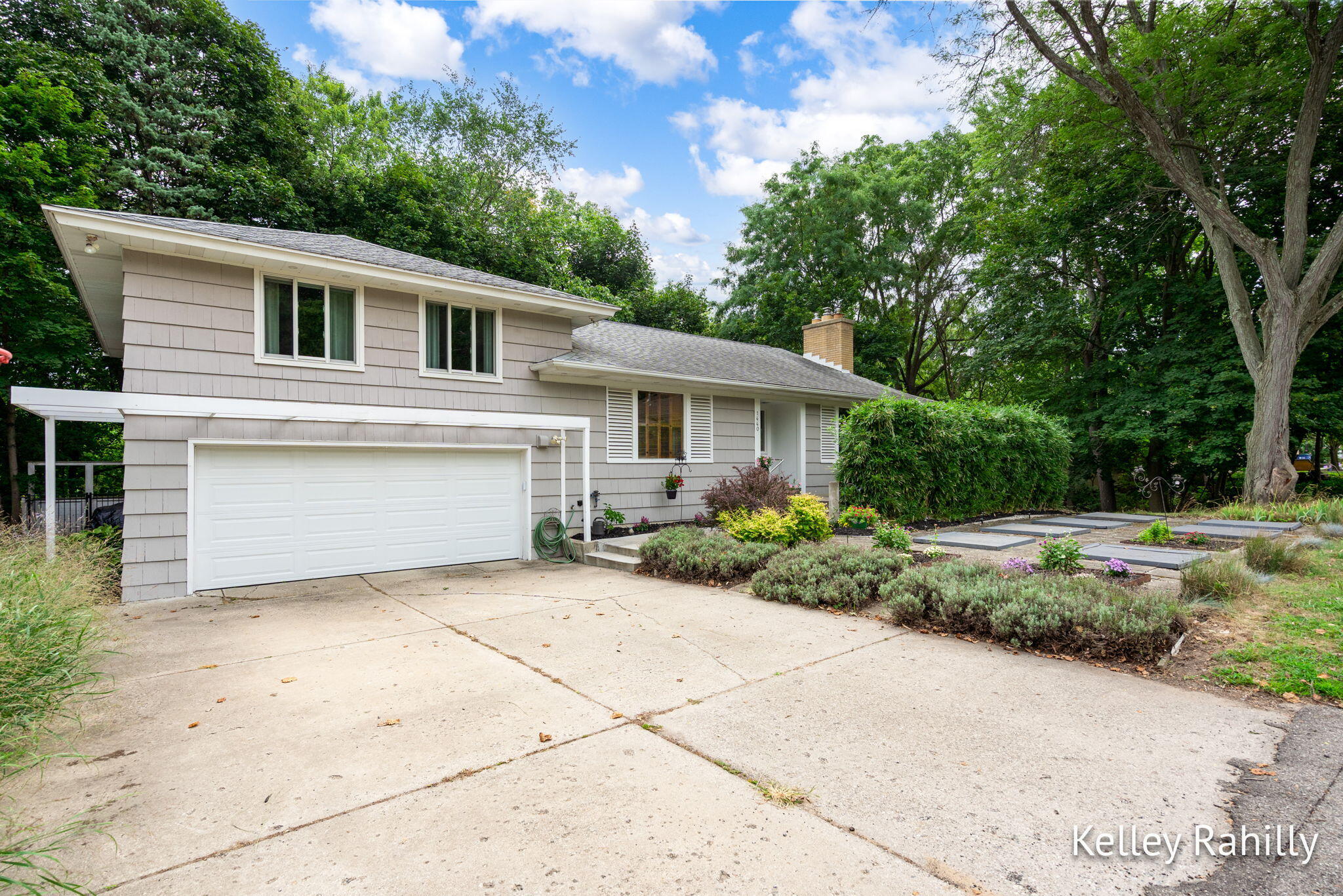 1440 Holborn Drive NW Grand Rapids MI 49504