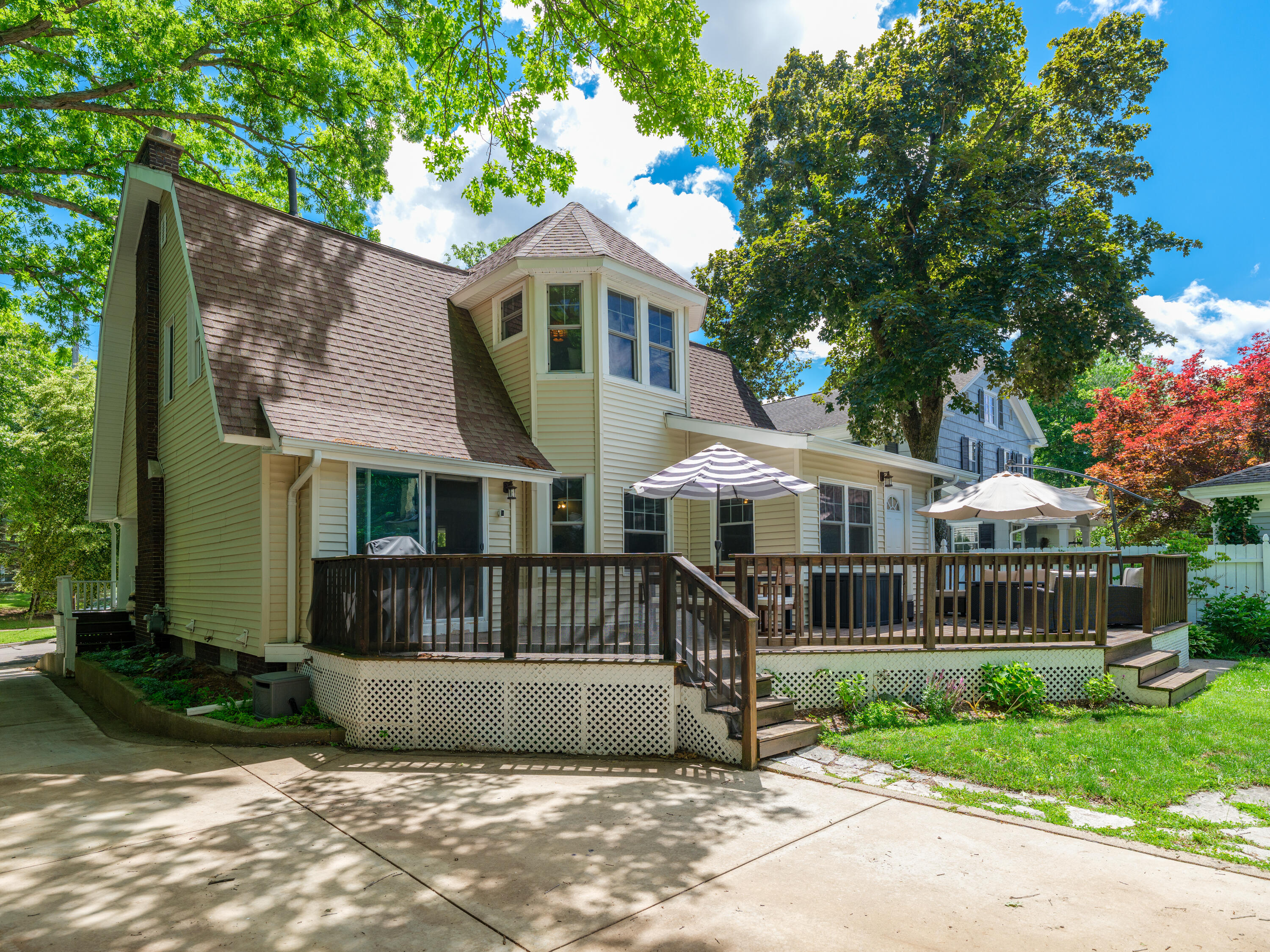 2318 Glenwood Drive Kalamazoo MI 49008