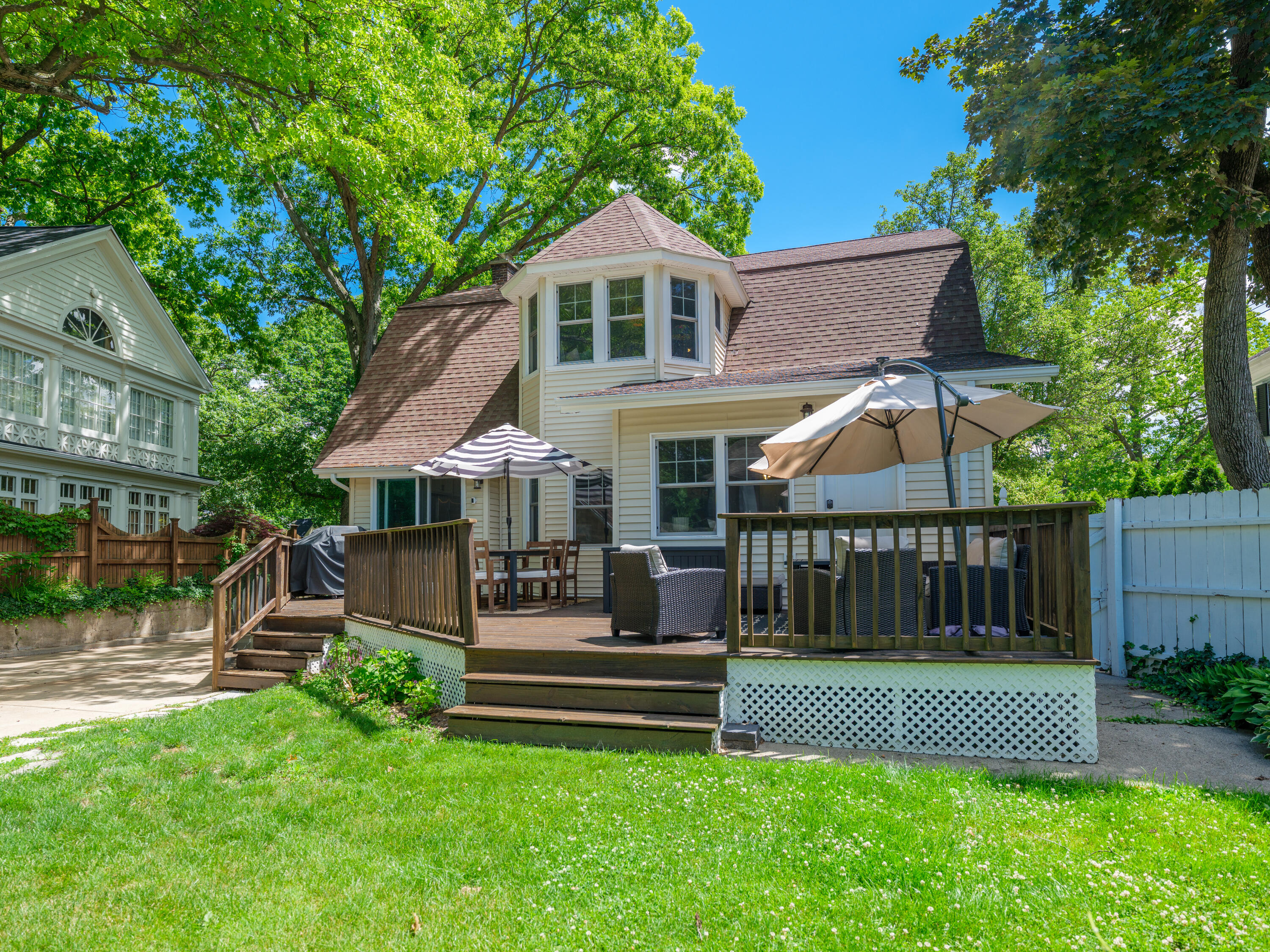 2318 Glenwood Drive Kalamazoo MI 49008