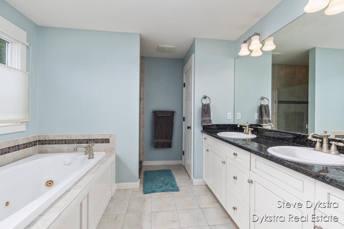 2479 Shears Crossing Court NE Grand Rapids MI 49525