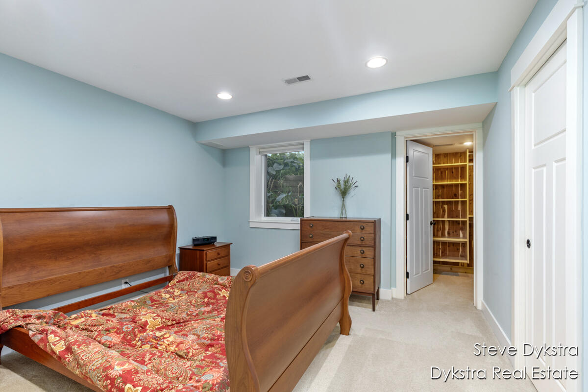 2479 Shears Crossing Court NE Grand Rapids MI 49525