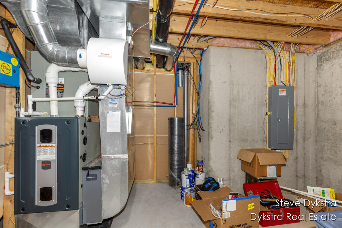 2479 Shears Crossing Court NE Grand Rapids MI 49525