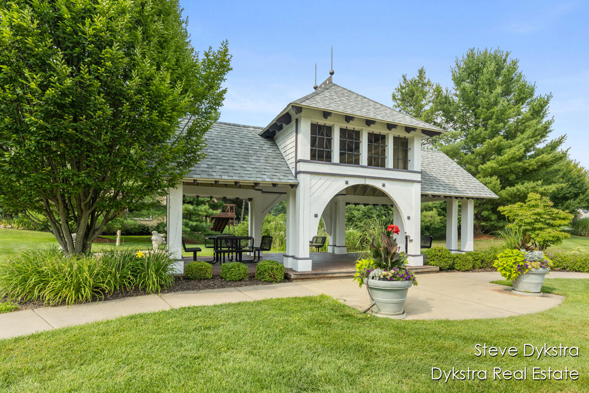 2479 Shears Crossing Court NE Grand Rapids MI 49525