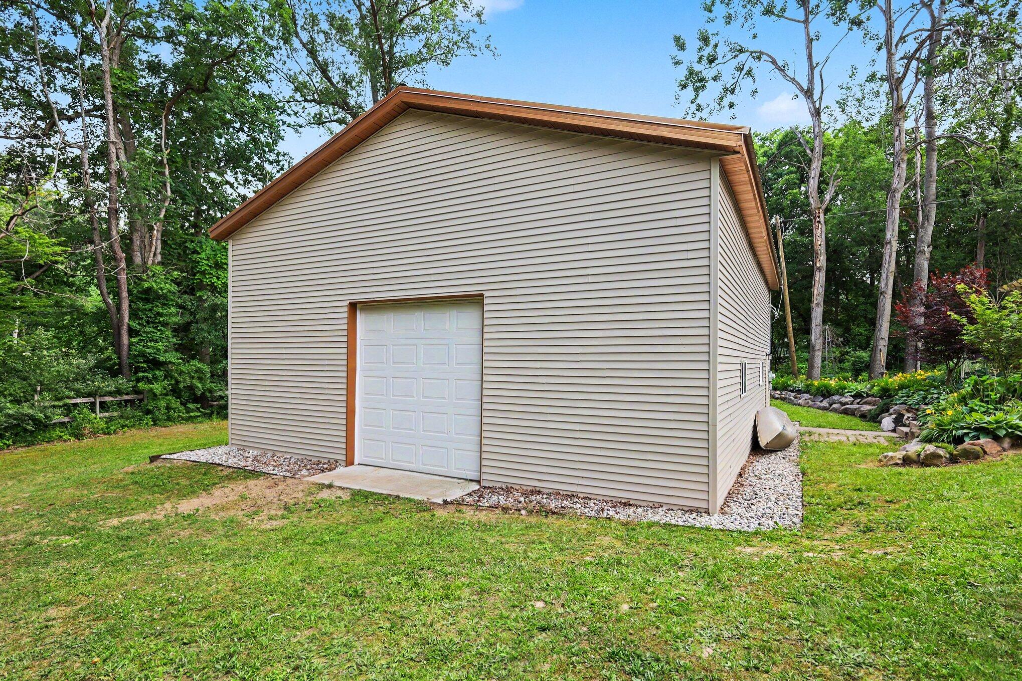 3155 11 Mile Road NE Rockford MI 49341
