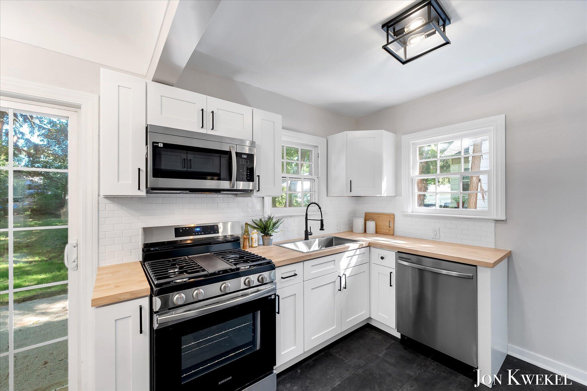 903 Griggs Street SE Grand Rapids MI 49507