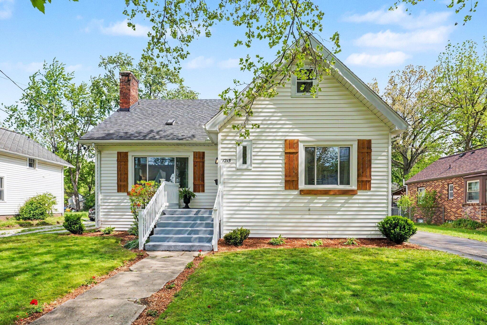 1215 Cambridge Drive Kalamazoo MI 49001