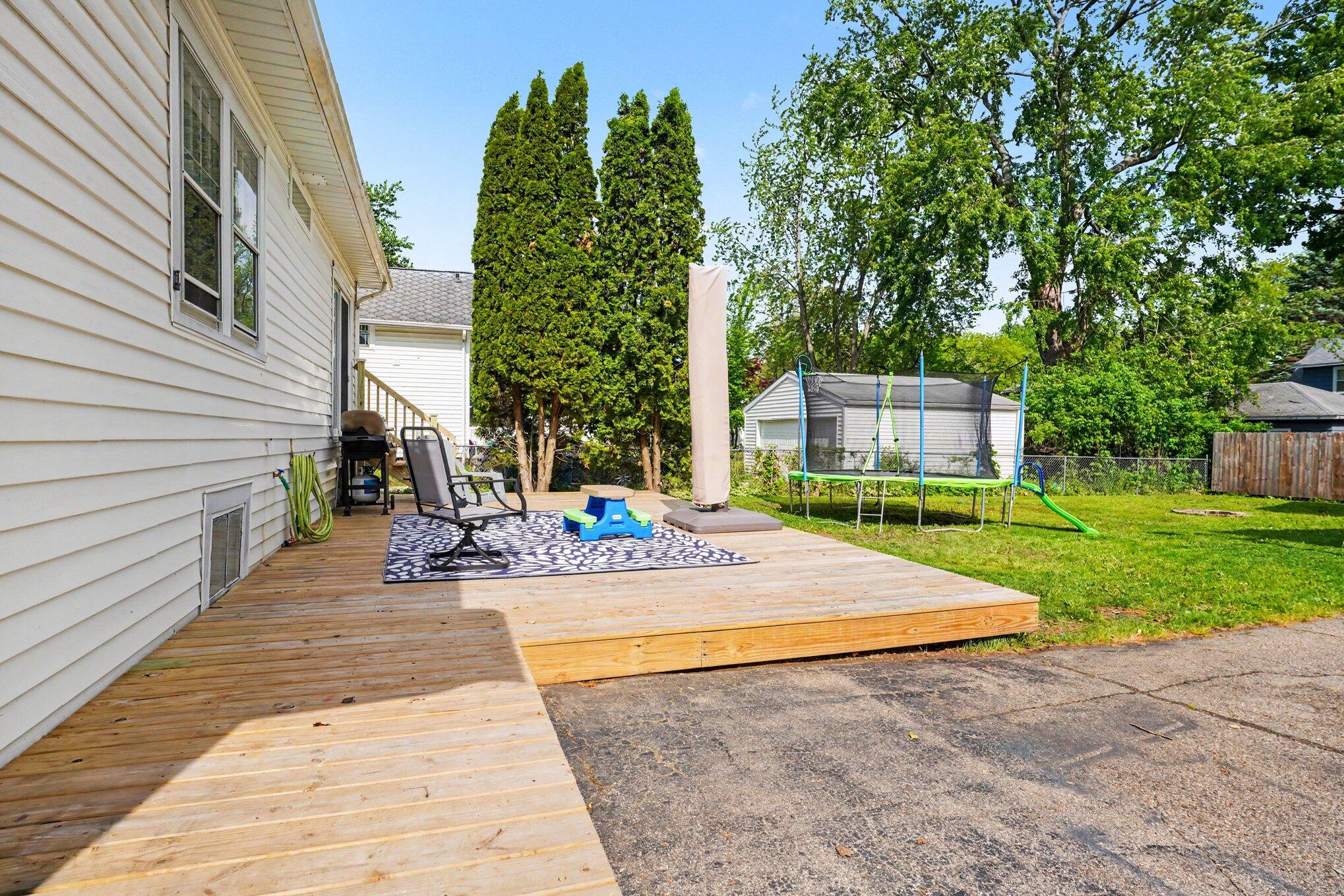 1215 Cambridge Drive Kalamazoo MI 49001