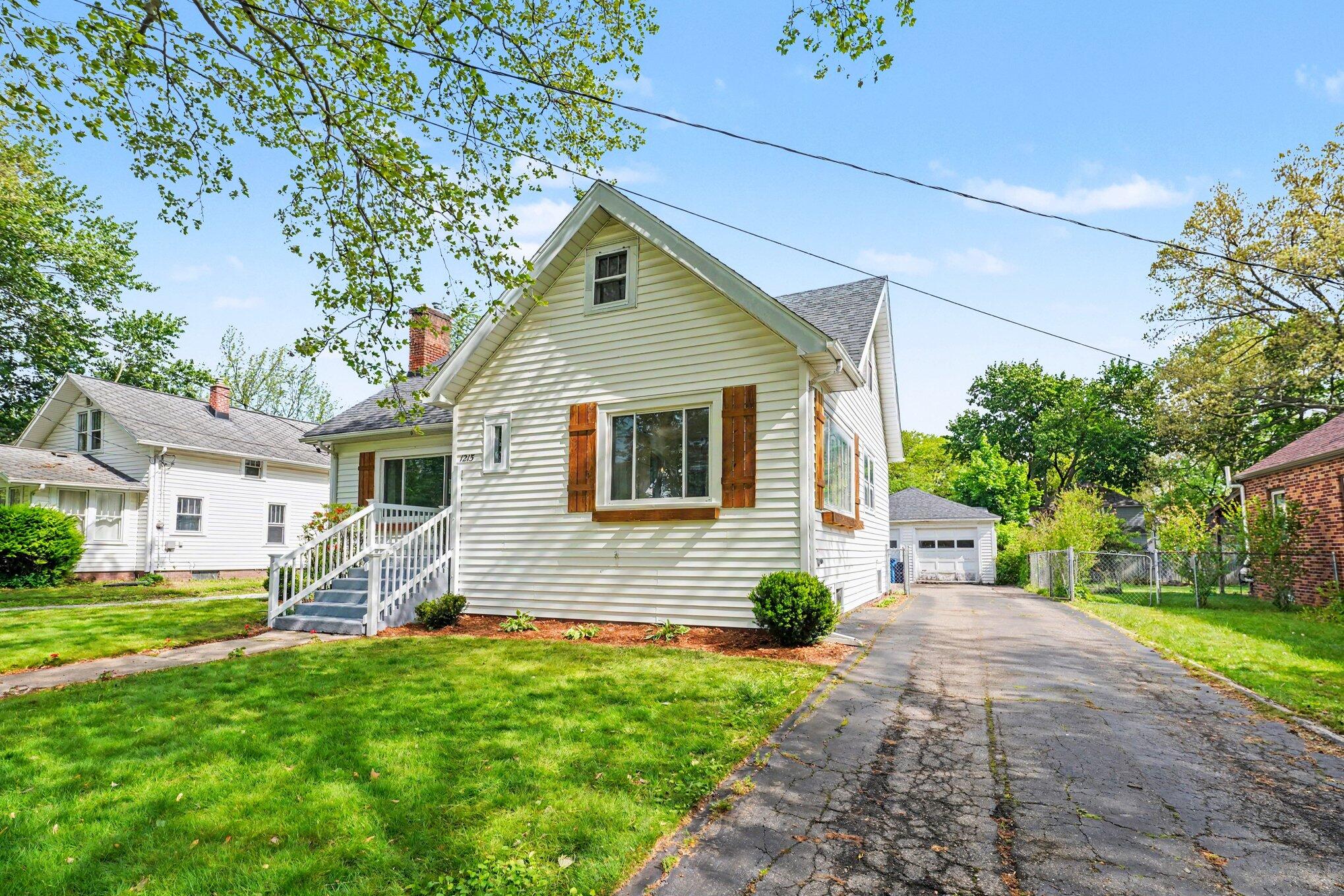 1215 Cambridge Drive Kalamazoo MI 49001