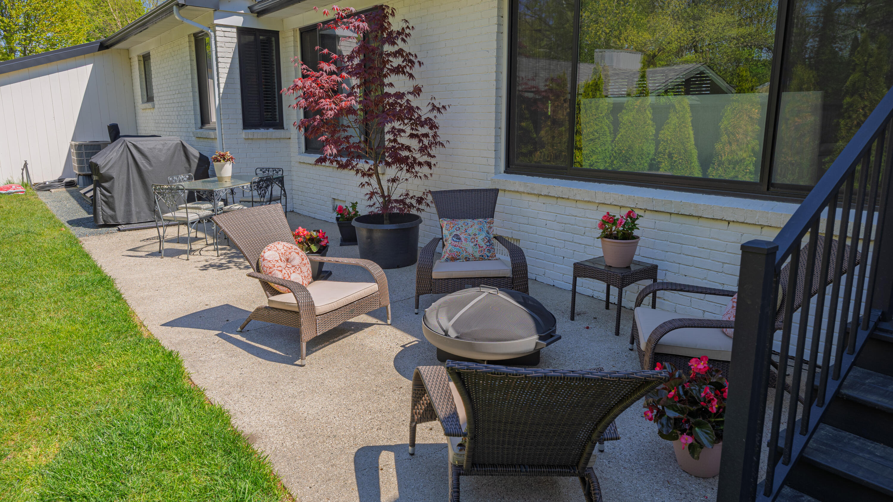 802 W Lowell Street Ludington MI 49431