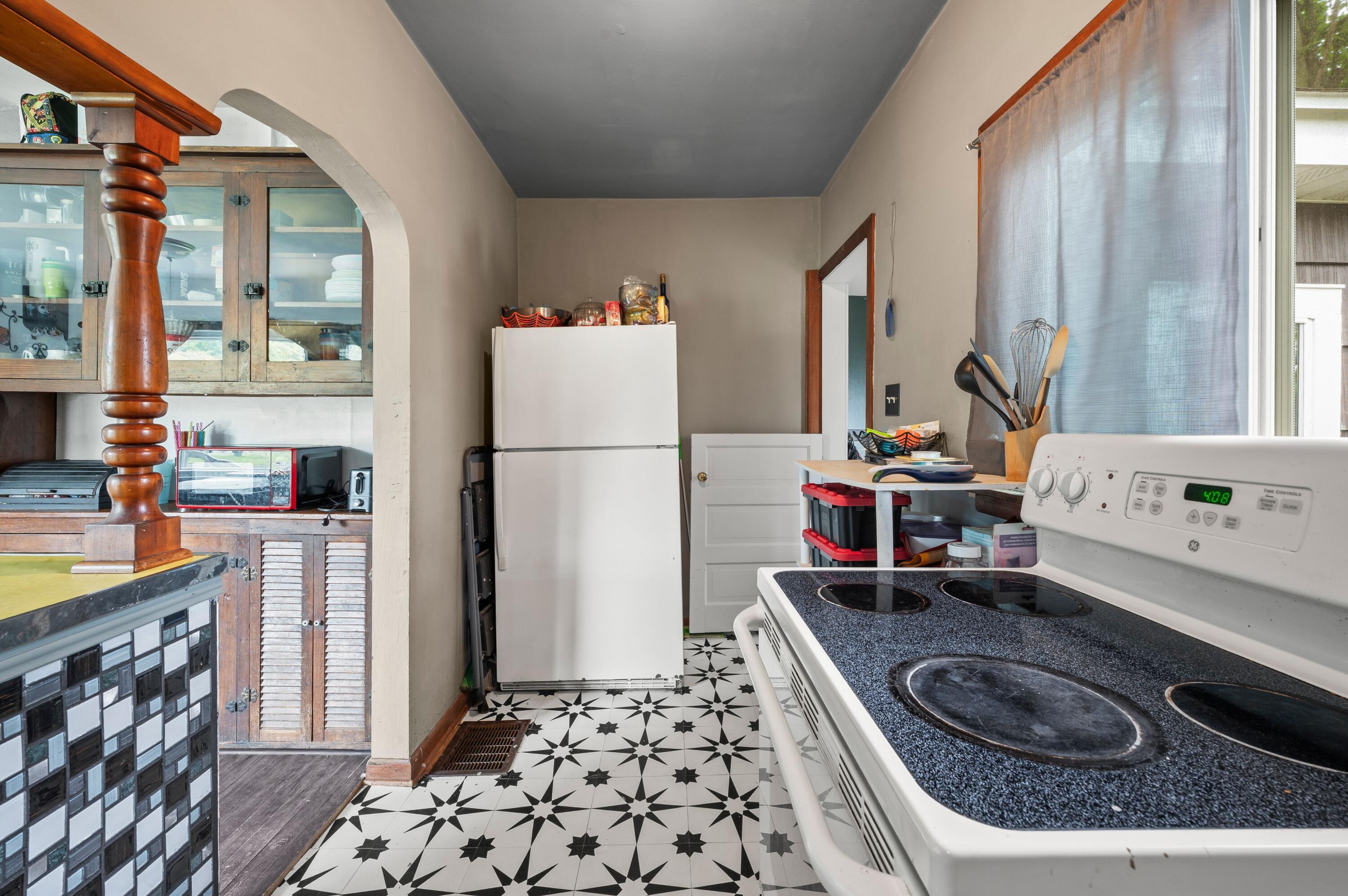 806 Enterprise Street Buchanan MI 49107