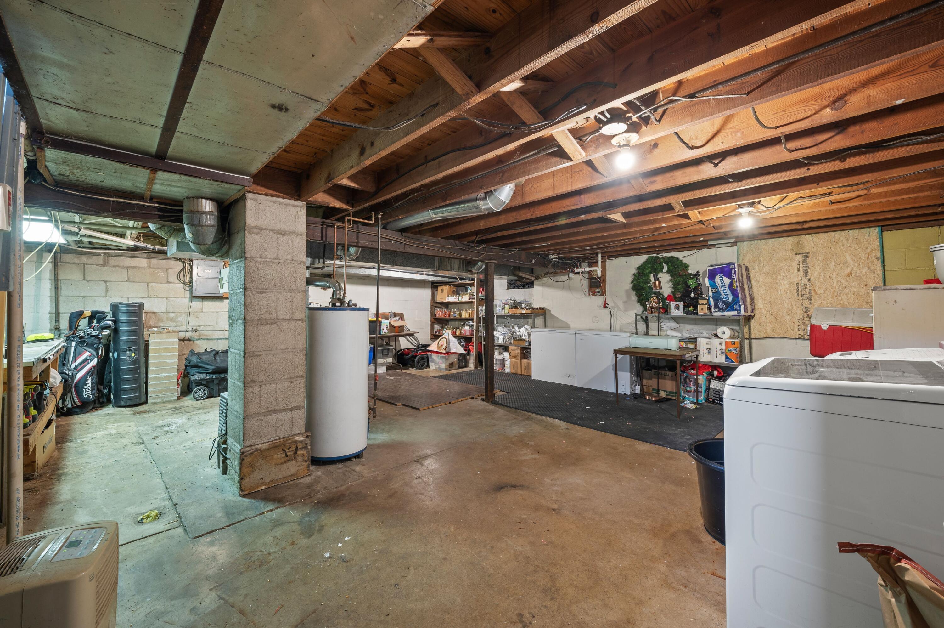 806 Enterprise Street Buchanan MI 49107