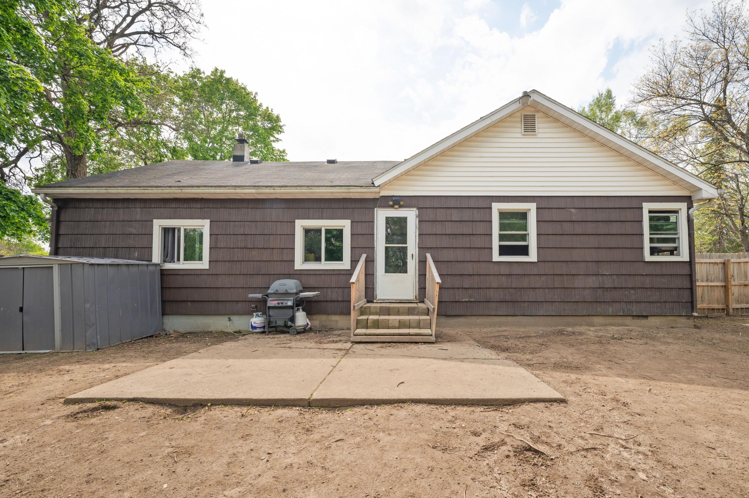 806 Enterprise Street Buchanan MI 49107