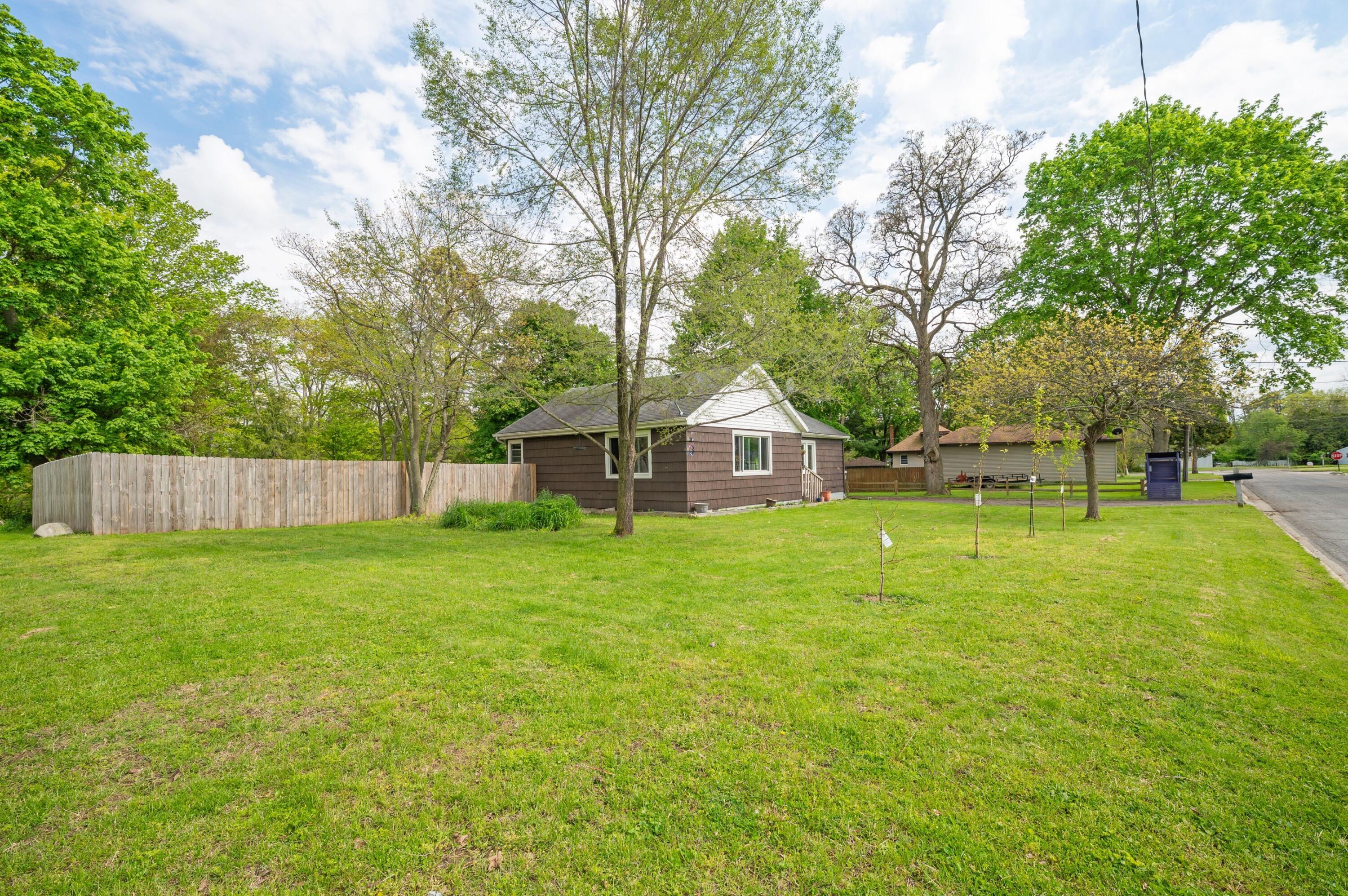 806 Enterprise Street Buchanan MI 49107