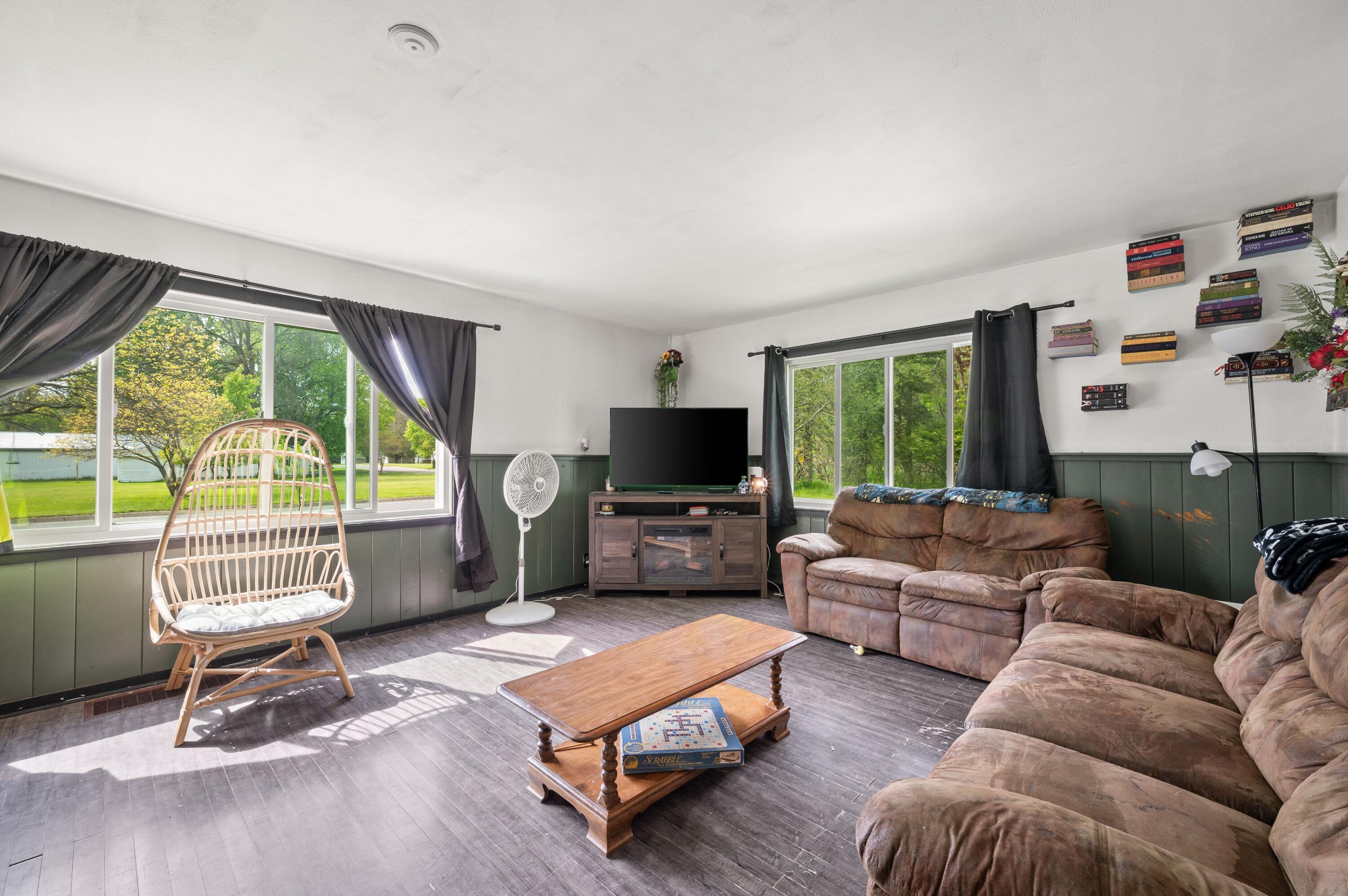 806 Enterprise Street Buchanan MI 49107
