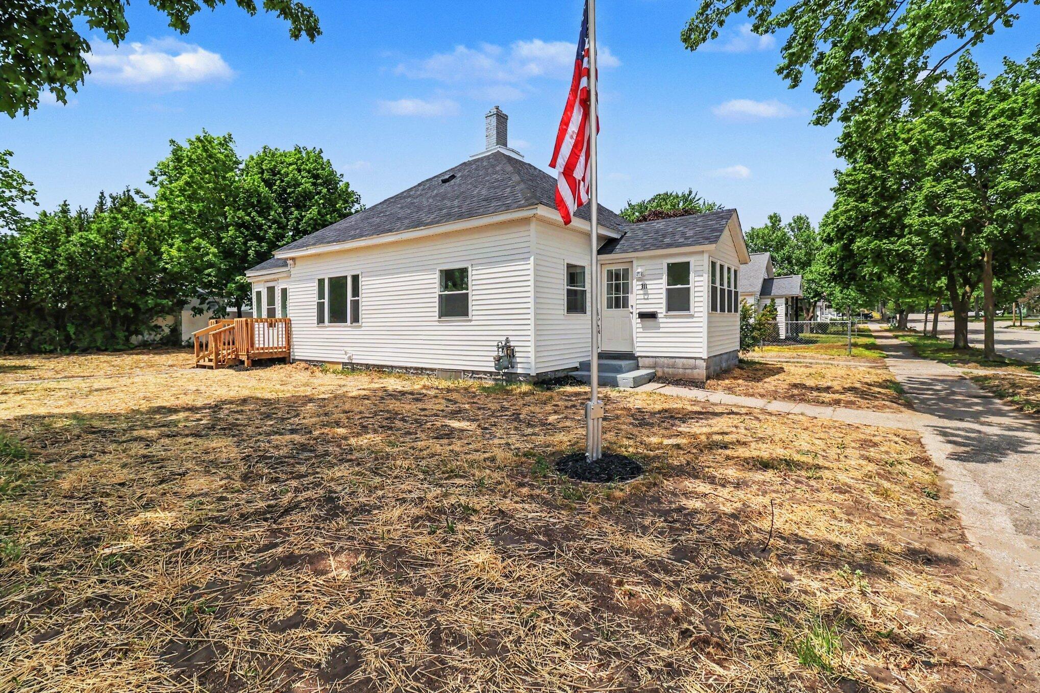311 N Lavinia Street Ludington MI 49431