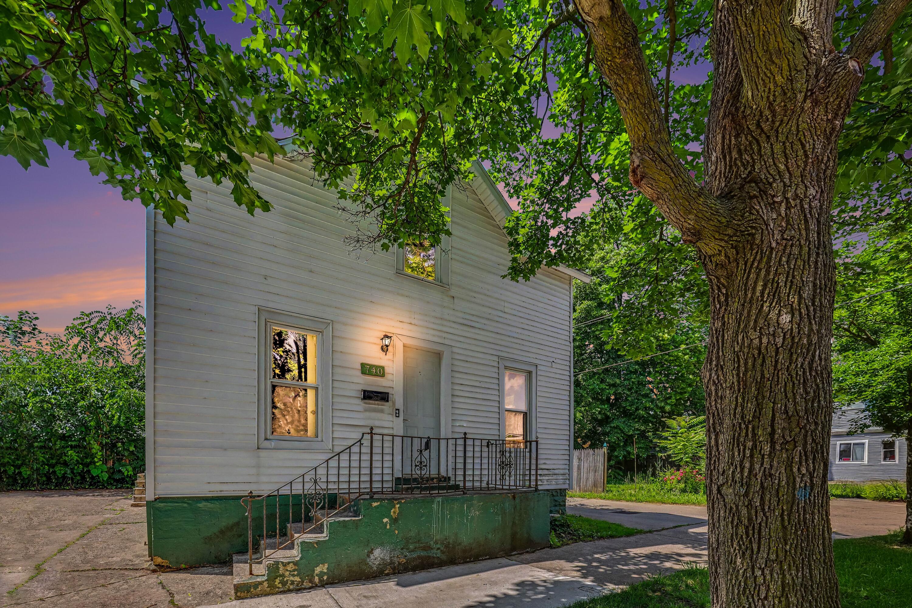 740 12th Street NW Grand Rapids MI 49504