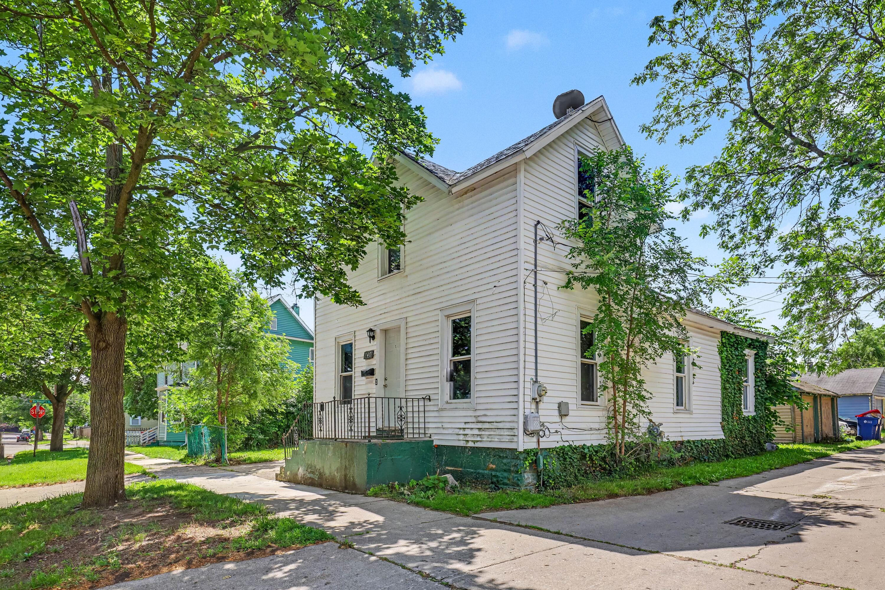 740 12th Street NW Grand Rapids MI 49504