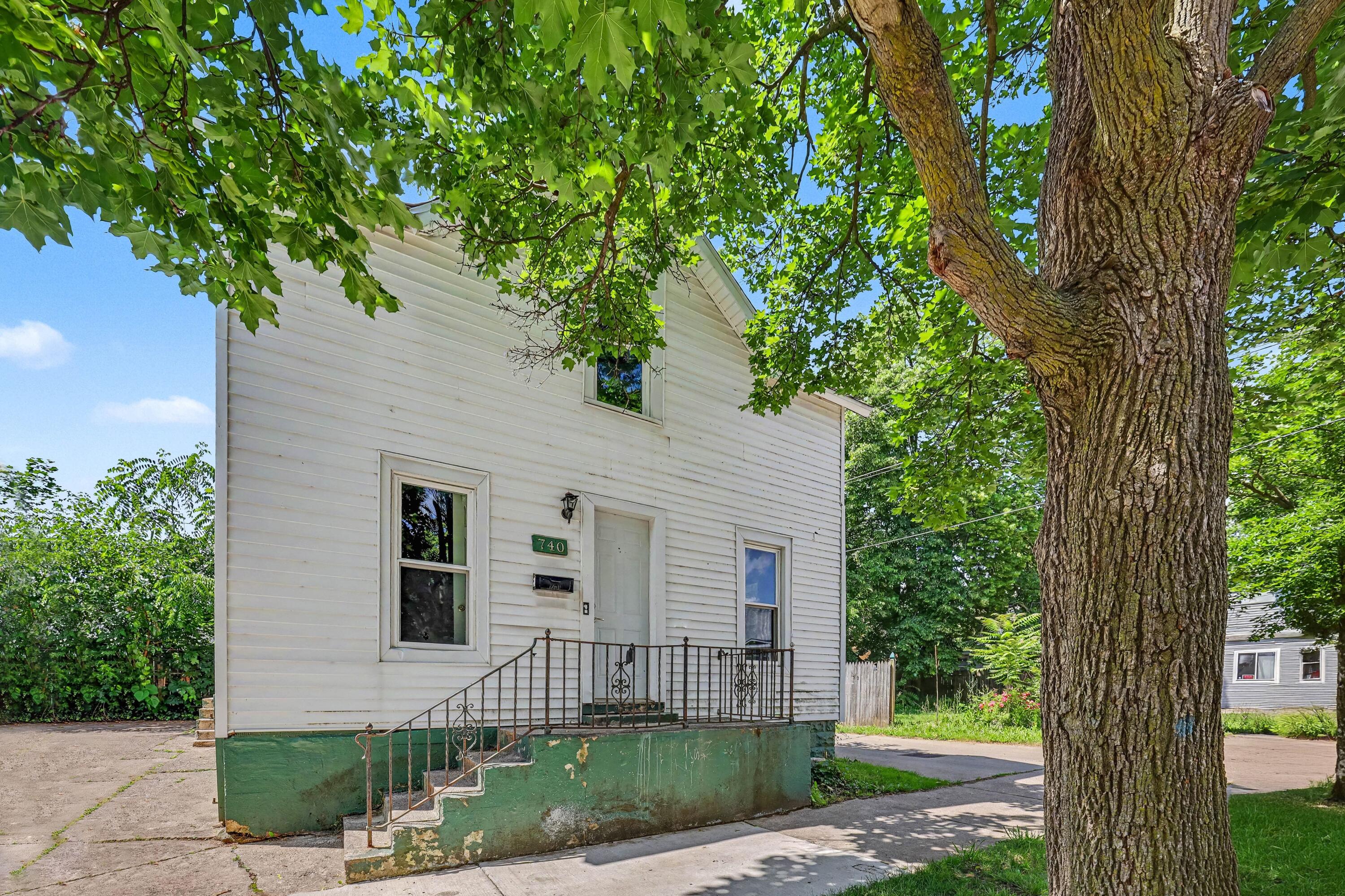 740 12th Street NW Grand Rapids MI 49504