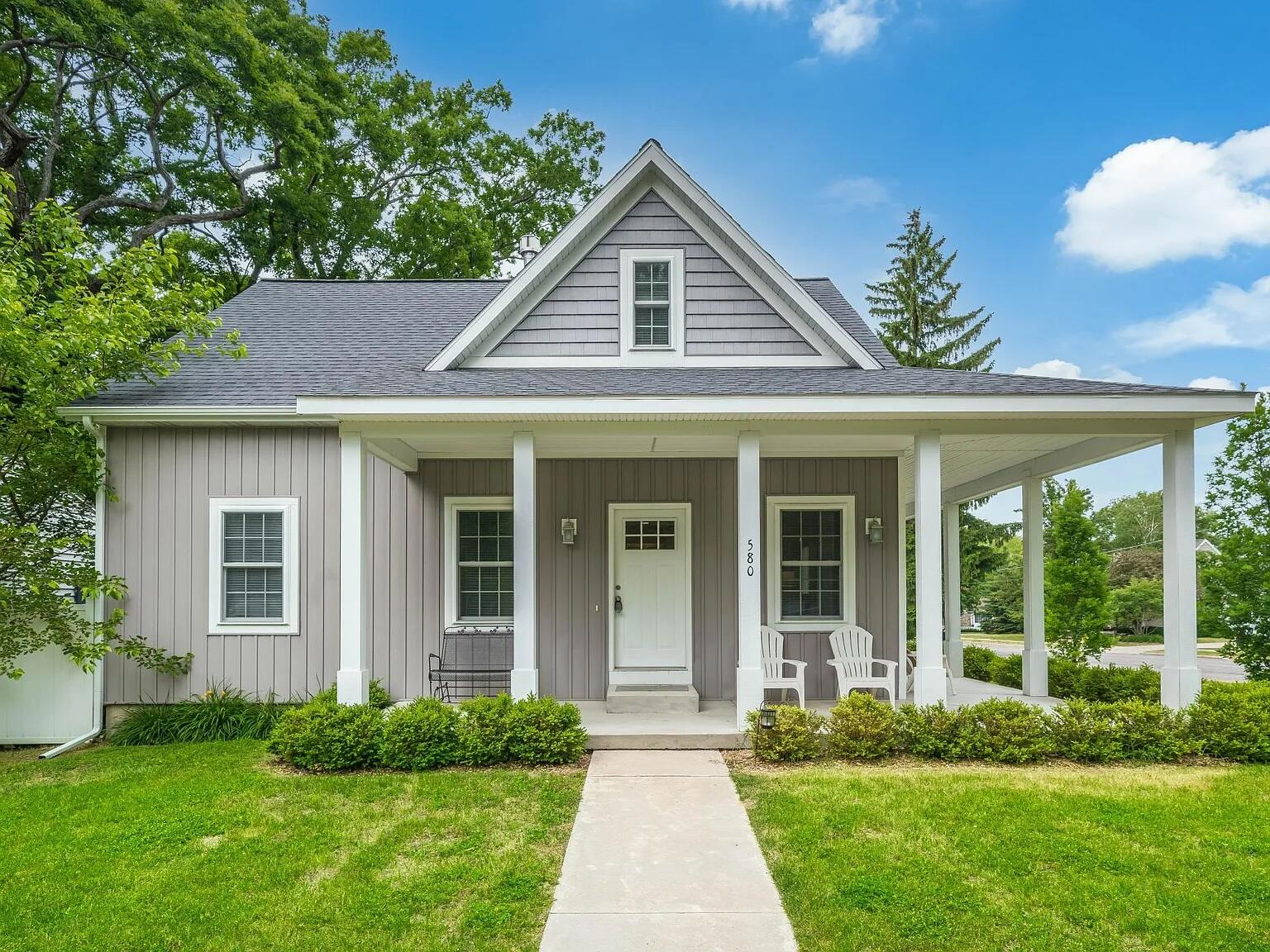 580 Mason Street Saugatuck MI 49453