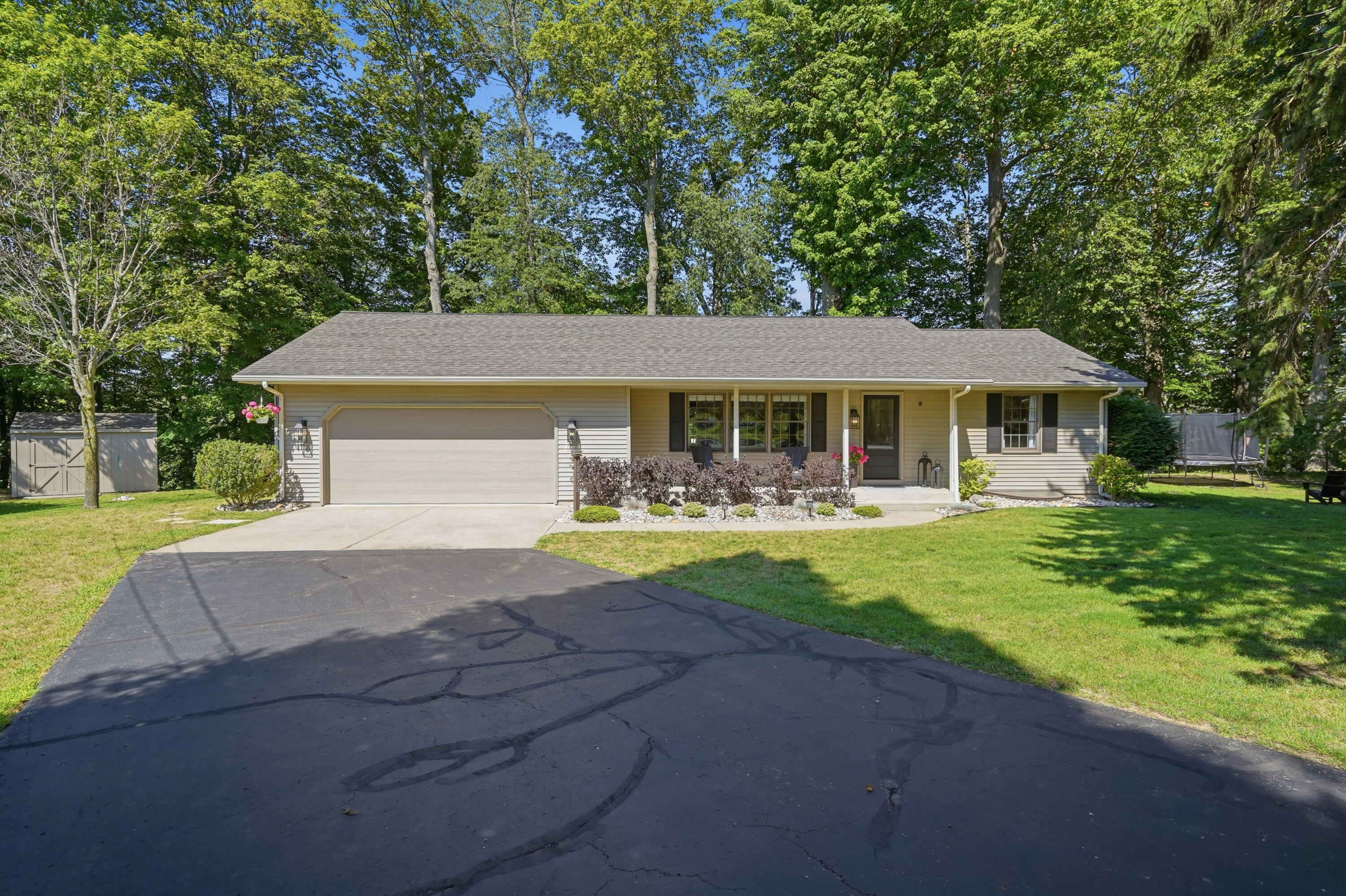 70070 2nd Avenue South Haven MI 49090