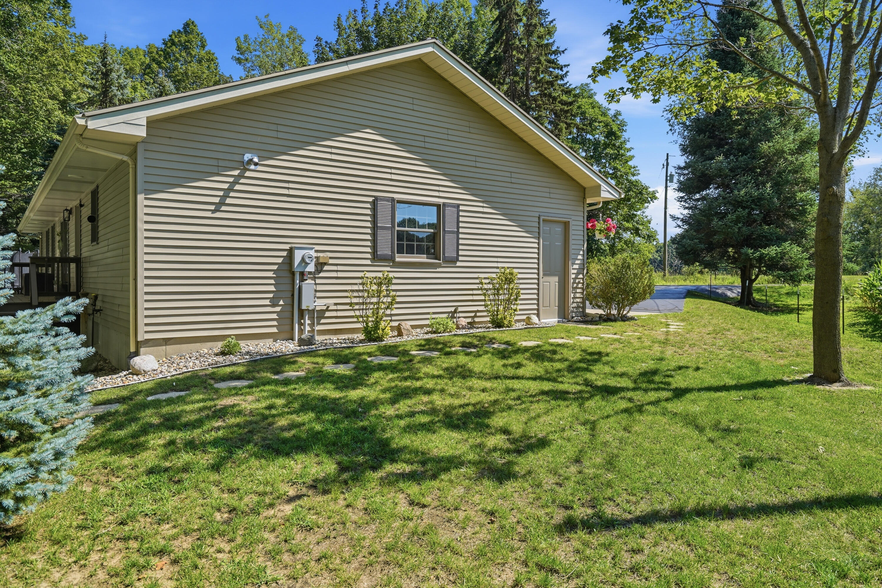 70070 2nd Avenue South Haven MI 49090