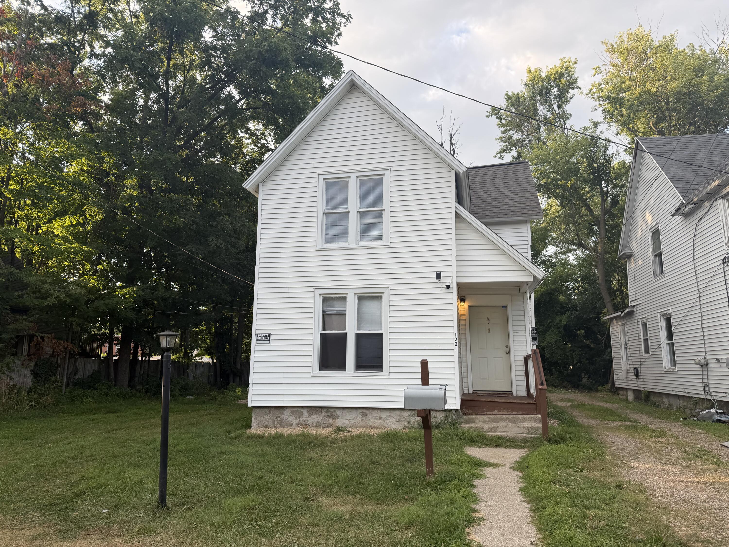 1221 Wells Place Kalamazoo MI 49001