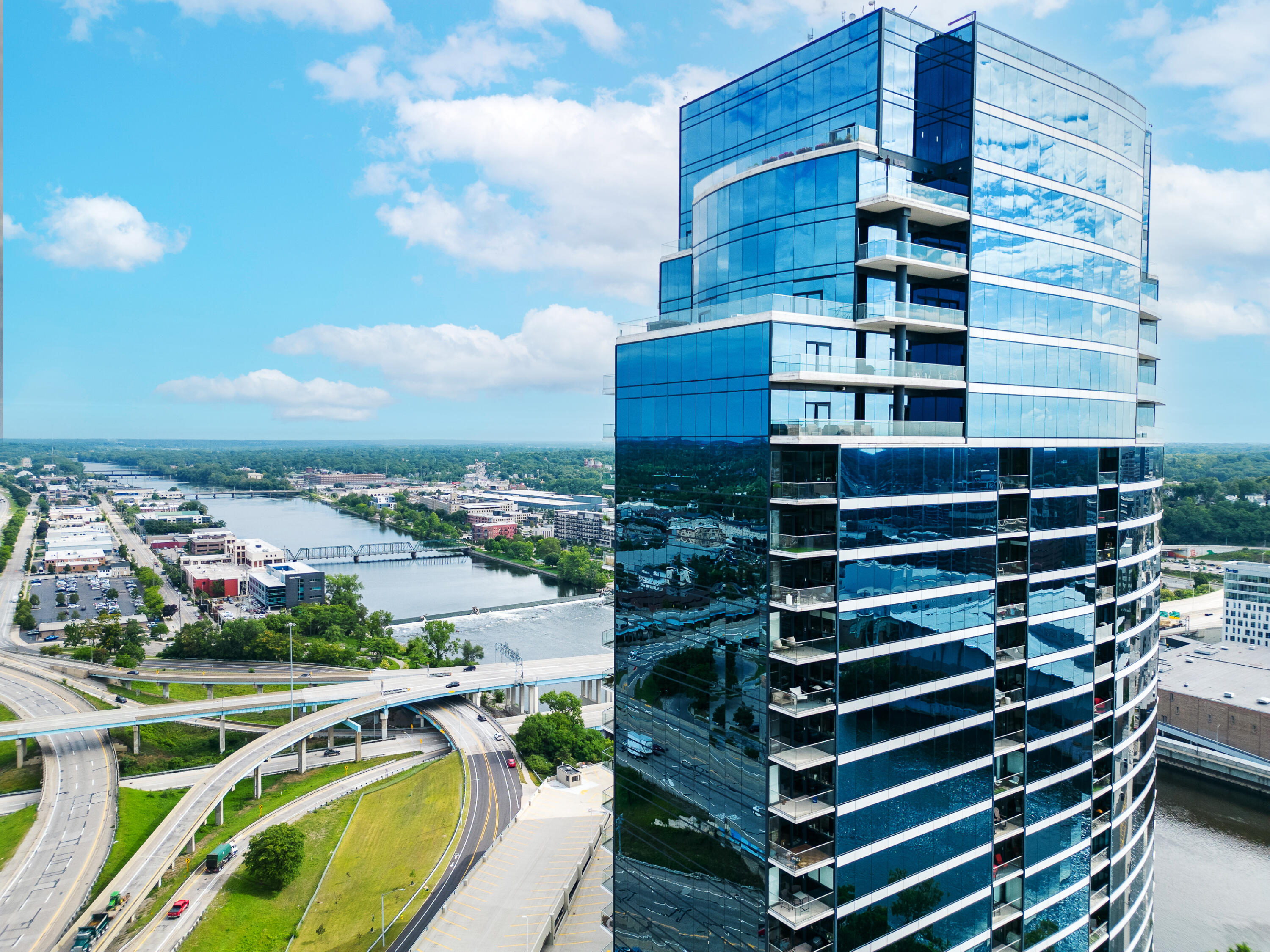 335 Bridge Street NW Grand Rapids MI 49504